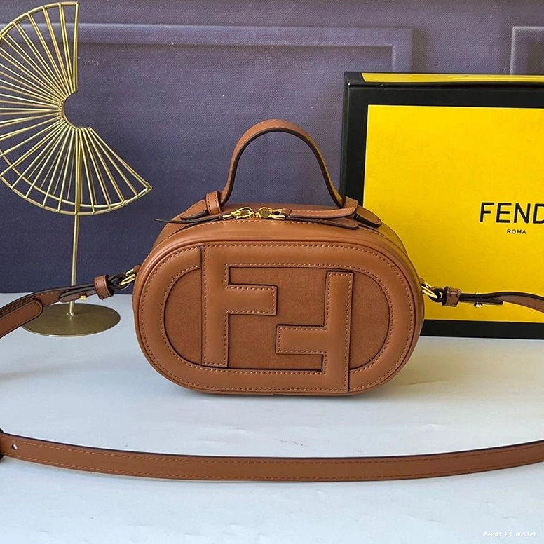 Vintage HOT In O'Lock Brown Camera Fendi Mini Case Leather Calf 0707
